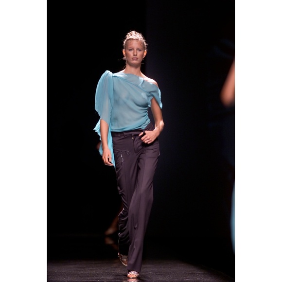 SOLD -Sex In the City's Carrie Bradshaw Season 4 CHLOE Spring 2001 Runway Blouse - Picture 3 of 3